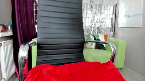 girl_next_doorr online show from 02/05/25, 06:37