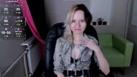girl_next_doorr online show from 10/23/25, 01:21