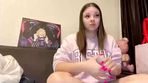 girl_shy07 online show from 03/11/26, 07:53