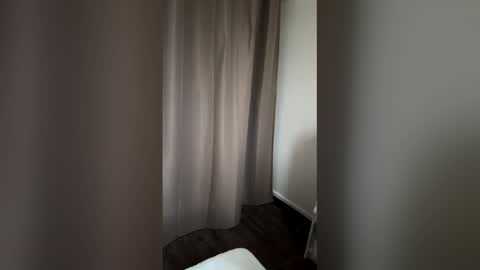 Snapshot of girldulce045 chatting on 02/05/26, 04:00 girldulce045 online show from 02/05/26, 04:00