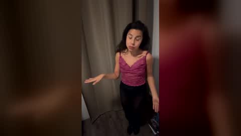 Snapshot of girldulce045 chatting on 02/17/26, 10:38 girldulce045 online show from 02/17/26, 10:38