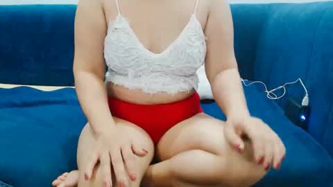 girlhanoi online show from 04/18/26, 02:04