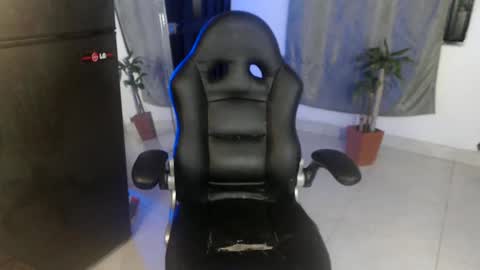 Ariana Sophia.  online show from 02/06/25, 04:21