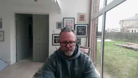 girlsandbikes online show from 02/02/26, 11:42