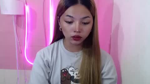 Rhaine online show from 03/02/25, 05:44