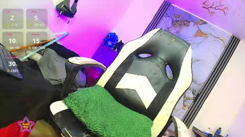 Snapshot of gisele_fox chatting on 05/21/26, 11:01 Gisel online show from 05/21/26, 11:01