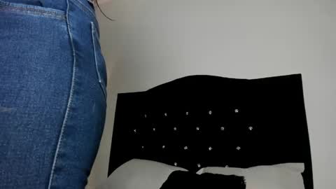 Gisell online show from 04/22/26, 01:23