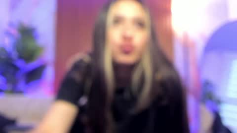 Snapshot of giselle_laurens_ chatting on 06/05/26, 02:45 Giselle online show from 06/05/26, 02:45