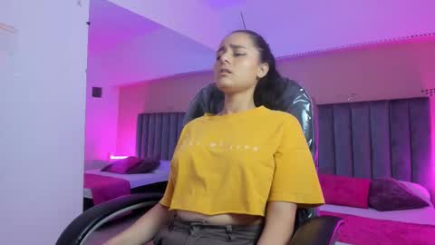 GISELLE ROLDAN online show from 02/24/26, 08:07