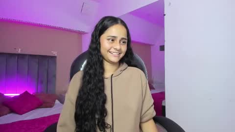 GISELLE ROLDAN online show from 06/07/26, 03:54