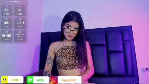 Snapshot of giselleblare chatting on 01/13/25, 05:44 giselleblare online show from 01/13/25, 05:44