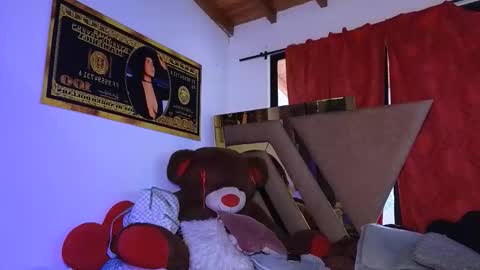 . Gisel Reyes . online show from 04/20/26, 06:53