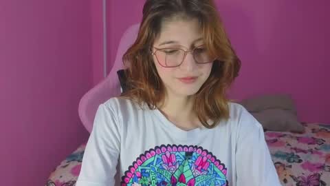 Snapshot of giseselle chatting on 06/08/26, 04:51 giselle online show from 06/08/26, 04:51
