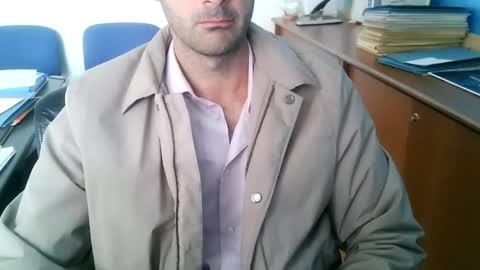 giuseppevai1 online show from 10/17/25, 11:02