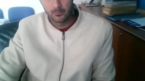 giuseppevai1 online show from 12/04/25, 10:02