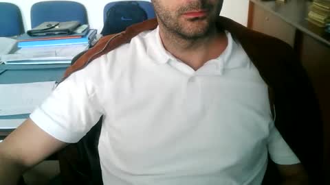 giuseppevai1 online show from 04/14/26, 08:42