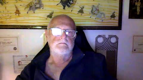 giutomma930394 online show from 04/19/26, 06:54