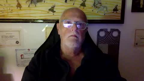 giutomma930394 online show from 04/30/26, 11:42