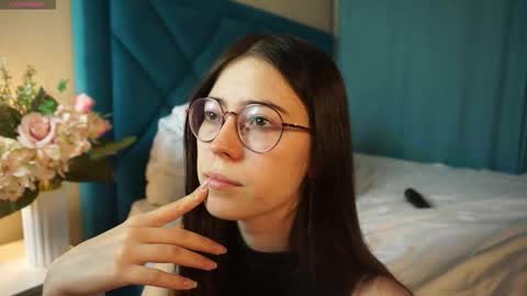 Agness online show from 12/05/25, 02:58