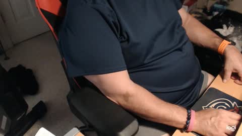 Snapshot of gizmo706 chatting on 10/22/25, 02:06 gizmo706 online show from 10/22/25, 02:06