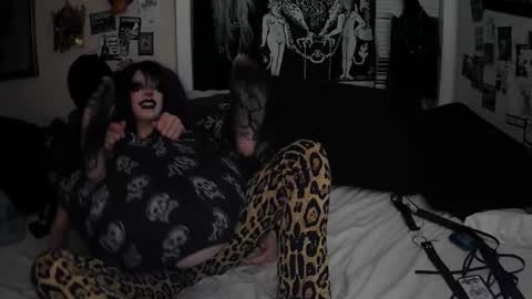 Gloomy online show from 12/17/25, 03:56