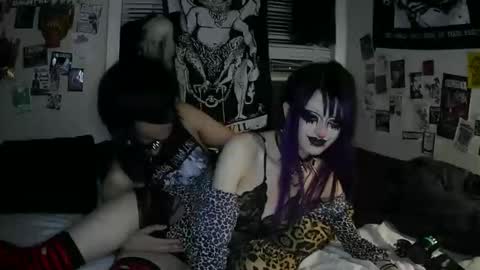 Gloomy online show from 04/18/26, 04:49