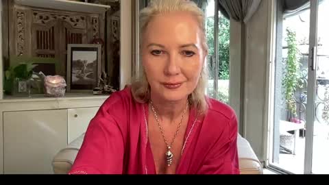 Gl1tter Barbie online show from 04/15/26, 12:12