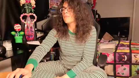 glaceon9 online show from 02/17/25, 05:25