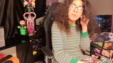 glaceon9 online show from 02/20/25, 12:25