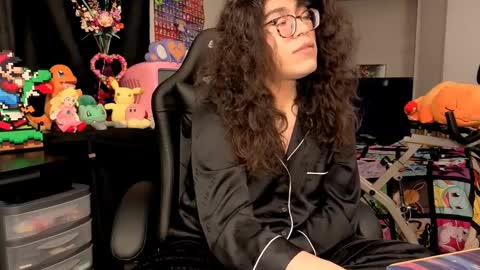 glaceon9 online show from 09/23/25, 04:43