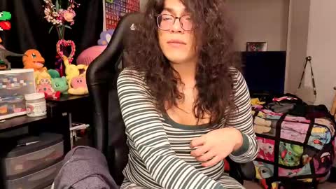 glaceon9 online show from 10/04/25, 06:22