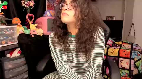 glaceon9 online show from 10/12/25, 07:57