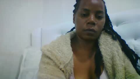 Snapshot of gladie46 chatting on 07/18/26, 04:44 gladie46 online show from 07/18/26, 04:44