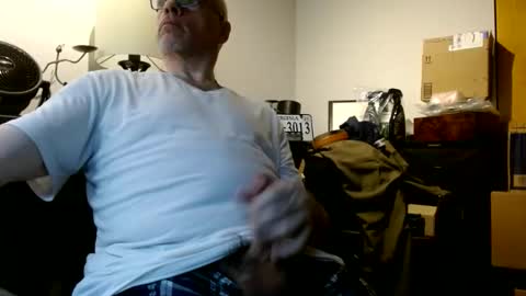 Snapshot of glaikind925958 chatting on 06/11/26, 04:43 glaikind925958 online show from 06/11/26, 04:43