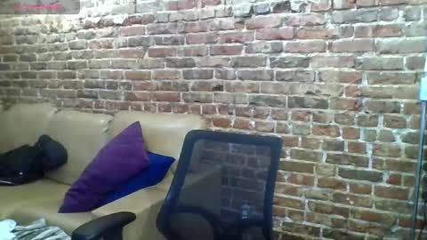 Snapshot of glam_cat chatting on 04/29/26, 03:43 Gwendolyn online show from 04/29/26, 03:43