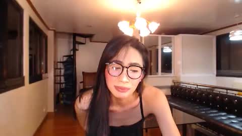 gleiahong online show from 10/15/25, 12:27