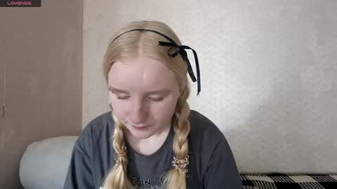 Laura online show from 05/05/26, 07:16