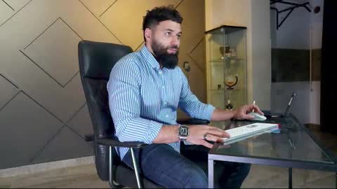 Matthew .. for short call me Matt online show from 02/22/25, 08:31