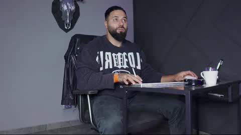 Matthew .. for short call me Matt online show from 09/16/25, 02:56