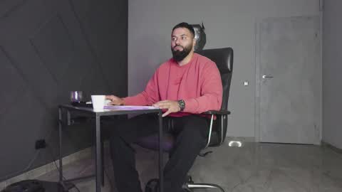 Matthew .. for short call me Matt online show from 10/30/25, 10:54