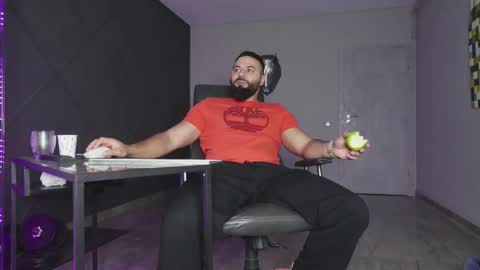 Matthew .. for short call me Matt online show from 11/26/25, 04:02