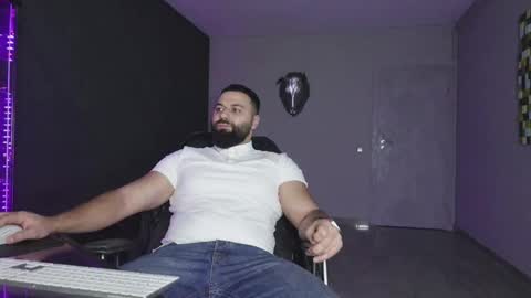 Matthew .. for short call me Matt online show from 02/05/26, 01:10