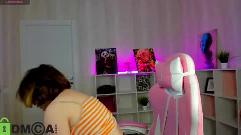 glimmer_goddesss online show from 11/21/25, 09:19