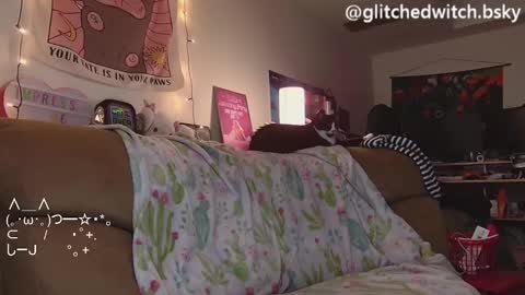 Glitch online show from 12/19/24, 10:32