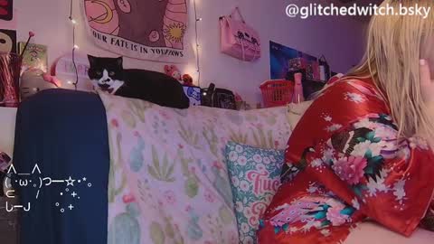 Glitch online show from 01/19/25, 05:26