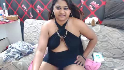 Snapshot of glitter_candy chatting on 02/21/25, 11:54 glitter candy online show from 02/21/25, 11:54