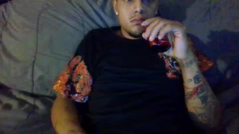 Snapshot of glly555 chatting on 09/11/25, 01:11 glly555 online show from 09/11/25, 01:11