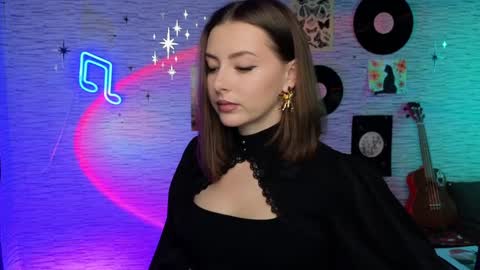 Snapshot of glo_lo chatting on 12/03/24, 09:22 Bye everybody Ill be online Monday December 2nd Saturday and Sunday off online show from 12/03/24, 09:22