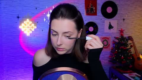 Snapshot of glo_lo chatting on 12/23/24, 02:17 Bye everybody Ill be online Monday December 2nd Saturday and Sunday off online show from 12/23/24, 02:17