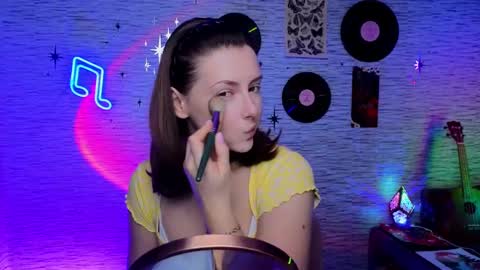 Snapshot of glo_lo chatting on 02/07/25, 06:03 Bye everybody Ill be online Monday December 2nd Saturday and Sunday off online show from 02/07/25, 06:03